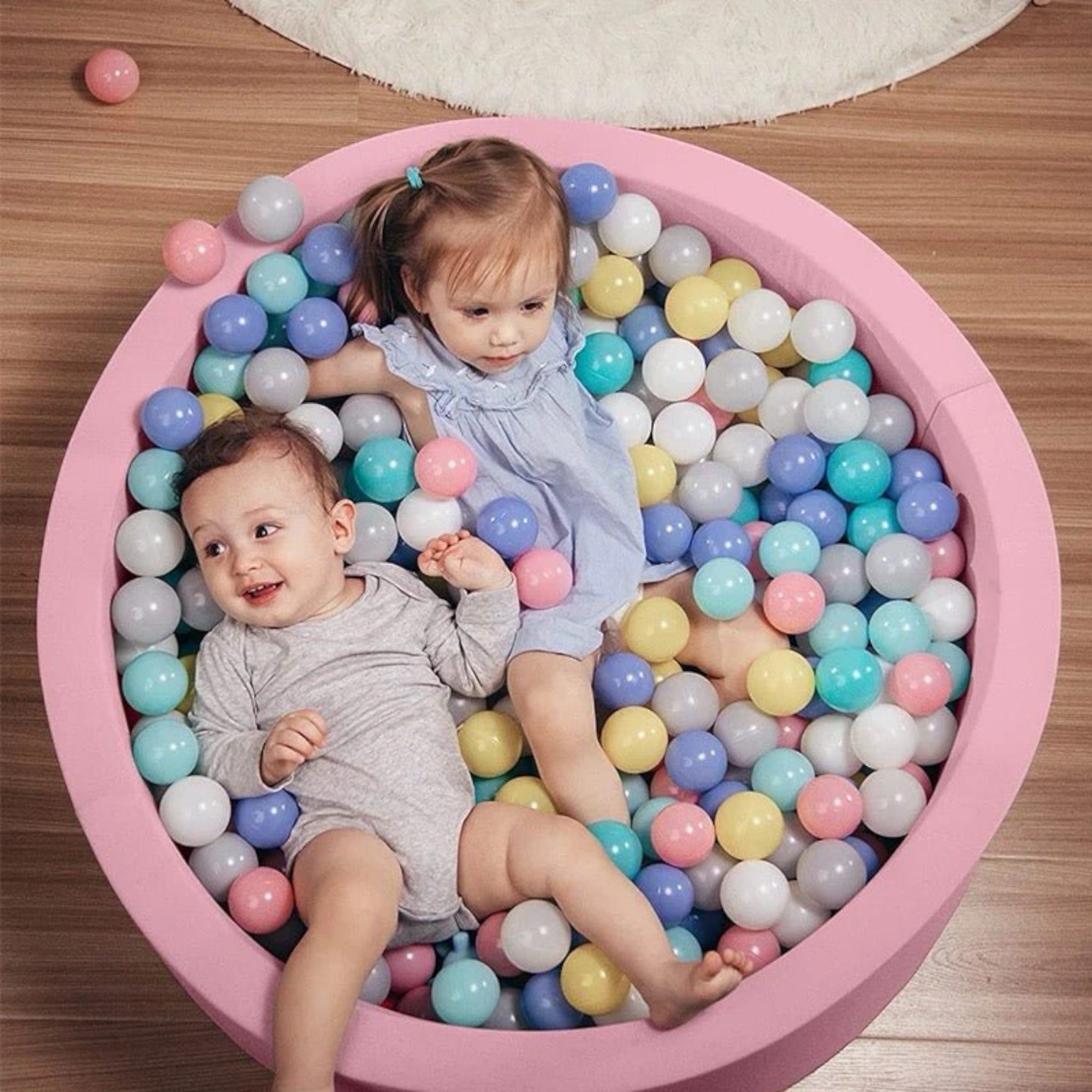 Foam Sponge Soft Ball Pit With 100 Balls - Micky Mart