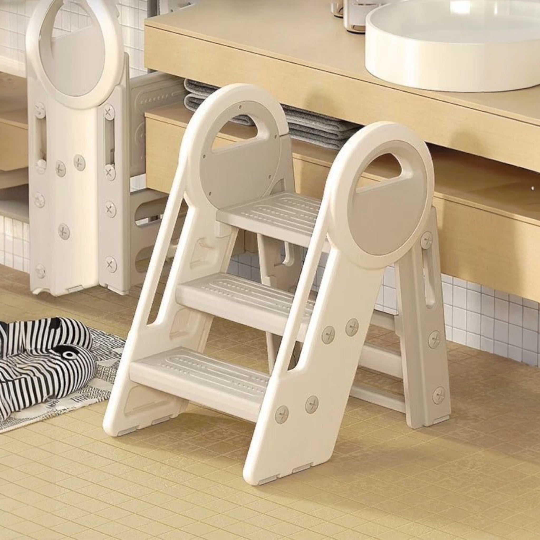 “Folding toddler learning tower & step stool — non-slip platform, multi-height, compact fold design”